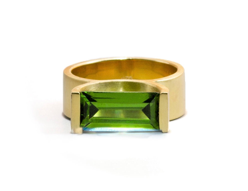 The Taman Peridot Gold Ring